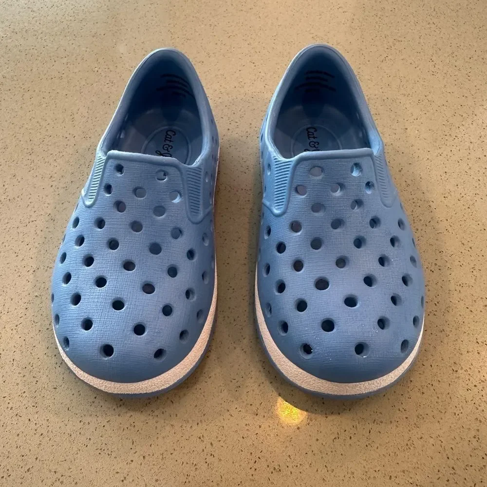Cat & Jack Toddler Jese Slip on Close Toe Perforated Water Shoes Blue Size 5